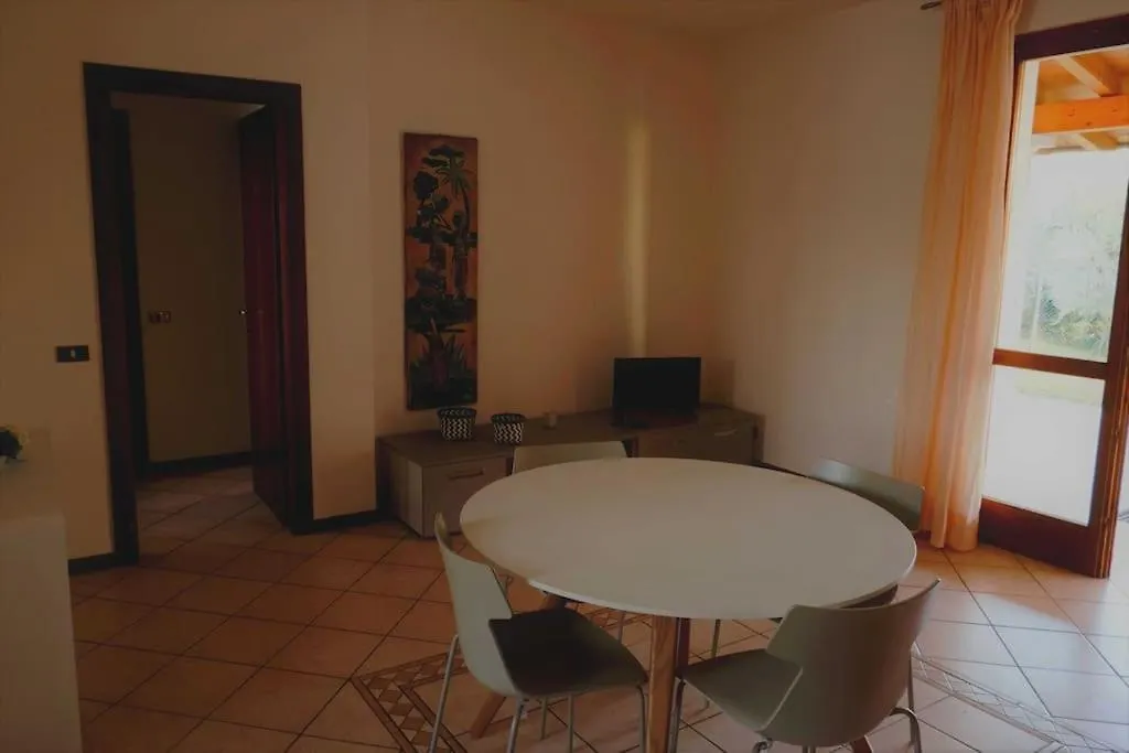 Apartment Villa Lidia - Tra Il Verde E L'Azzurro. San Felice del Benaco